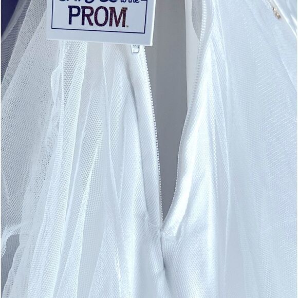 SAY YES TO THE PROM
Juniors' Embellished Strapless Cascade Gown, evening dress 5 - Picture 15 of 16